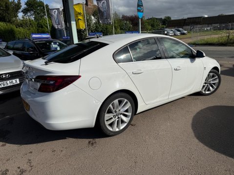 Vauxhall Insignia 2.0 CDTi ecoFLEX SRi Nav Euro 5 (s/s) 5dr 4