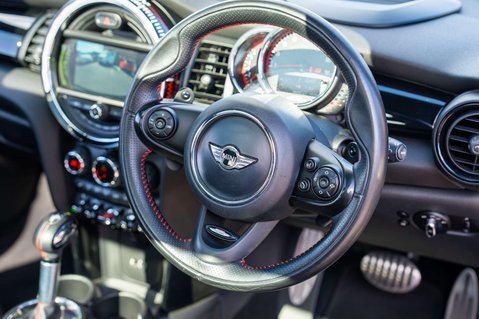 Mini Hatch 2.0 John Cooper Works Auto 3dr 29