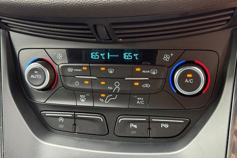 Ford Kuga ST-LINE AUTOMATIC -ONE OWNER- FORD SERVICE HISTORY - APPLE CARPLAY 42