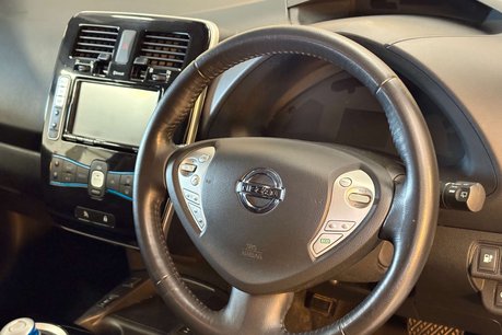 Nissan LEAF 30kWh Tekna Hatchback 5dr Electric Auto (109 bhp) 44