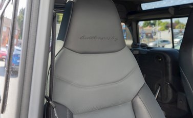 Land Rover Defender 90 Autobiography Edition 13