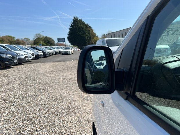 Vauxhall Vivaro SWB L1H1 Low Roof Dynamic 2900 Air Con Sensors Euro 6 NO VAT 21