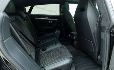 Lamborghini Urus 13