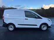 Ford Transit Courier Base Ecoboost 100 ps with Air Con / Rear Sensors 11