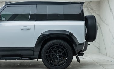 Land Rover Defender 90 V8 P525 URBAN 49