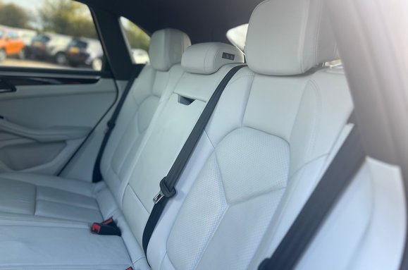 Porsche Macan 3.0 S PDK 4WD AUTO £12000 OF EXTRAS 43