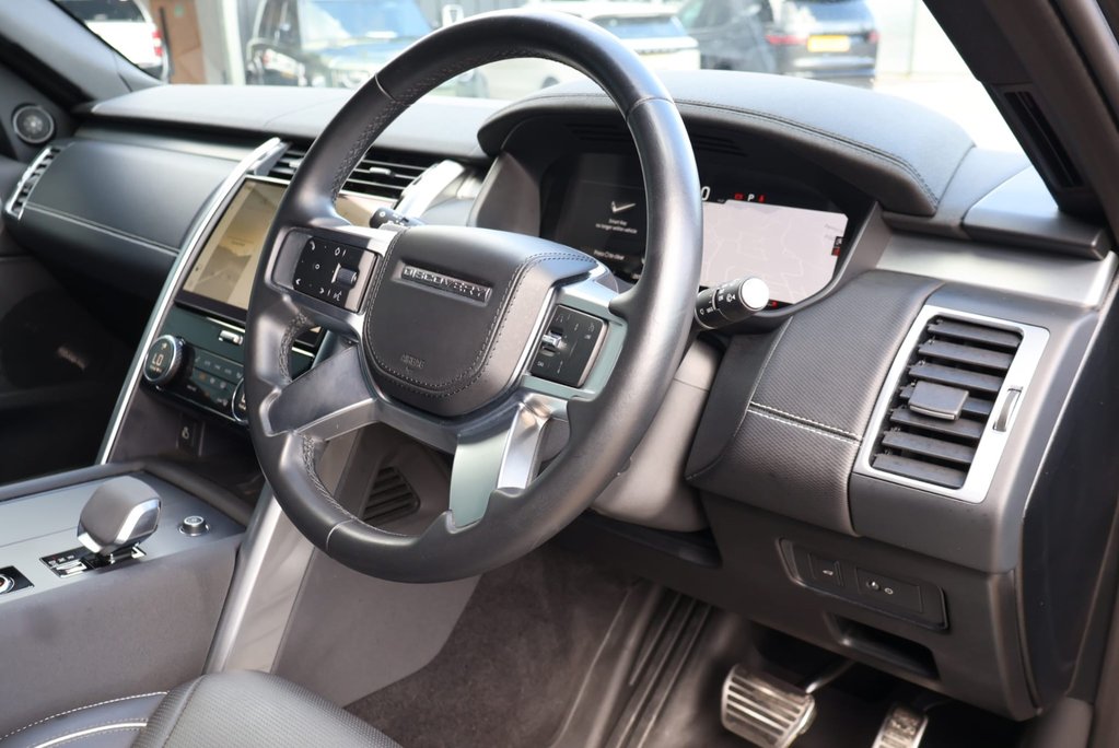 Land Rover Discovery 2023 R-DYNAMIC HSE MHEV commercial with a rear seat conversion 15