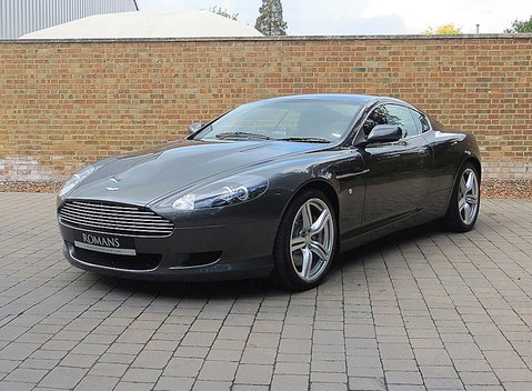 Aston Martin DB9 4