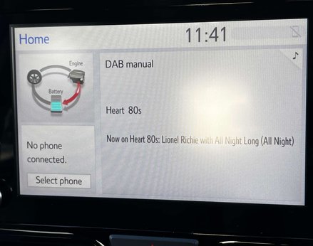 Toyota Yaris 1.5 Yaris Design HEV CVT 5dr 36