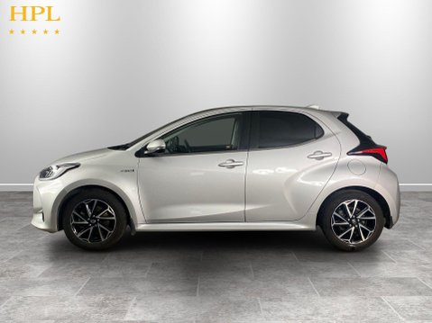 Toyota Yaris 1.5 VVT-h Design Hatchback 5dr Petrol Hybrid E-CVT Euro 6 (s/s) (116 ps) 4