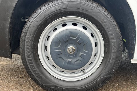 Vauxhall Movano L3H1 F3500 135 ps Lawn Mower Beavertail Truck 27