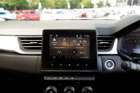 Renault Captur TECHNO E-TECH 23