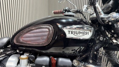 Triumph Speedmaster 2019 ONLY 24K LONG MOT PANNIERS SISSY BAR CRUISER ROADSTER 42