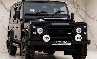 Land Rover Defender 110 XS 6