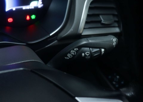 Ford Mondeo 2.0 Mondeo Titanium Edition HEV Auto 5dr 37