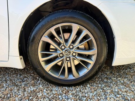 Toyota Avensis 2.0 D-4D Business Edition Touring Sports Euro 6 (s/s) 5dr 13