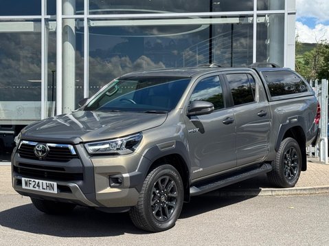 Toyota Hilux INVINCIBLE X 4WD D-4D DCB 3