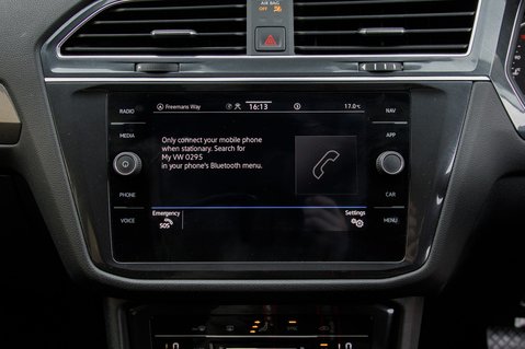 Volkswagen Tiguan Allspace LIFE TSI DSG 28