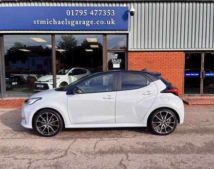Toyota Yaris 1.5 Yaris GR Sport HEV CVT 5dr 11