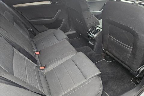 Skoda Superb SE TSI AUTOMATIC. 1 PREVIOUS KEEPER.. APPLE PLAY.. 5 MAIN DEALER SERVICE 21