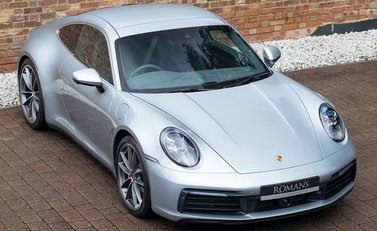 Porsche 911 Carrera S (992) 8