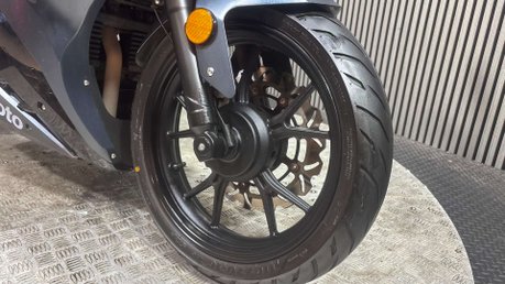 Lexmoto LXS 125 E55 2025 ONLY 5K 125CC LEARNER SPORTS BIKE 35