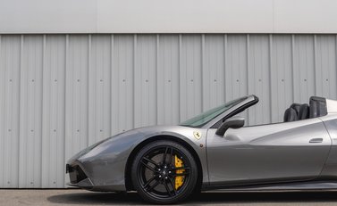 Ferrari 488 Spider 33