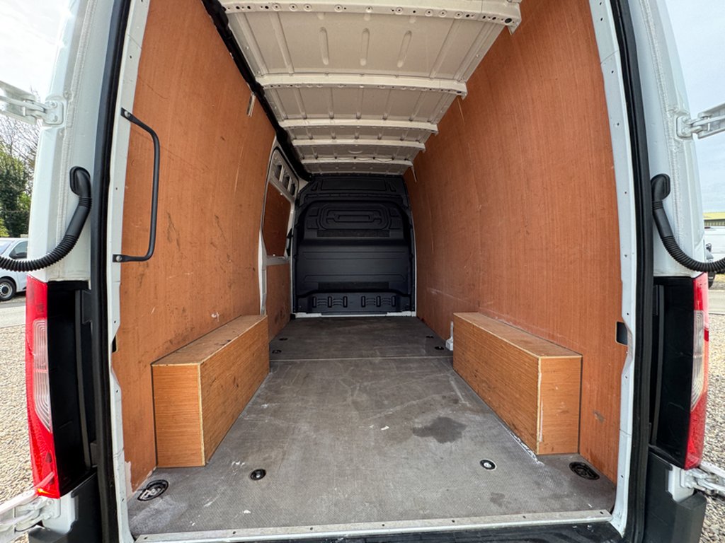 2024 Mercedes-Benz SprinterMWB L2H2 High Roof Premium 315 EURO 6 — thumbnail 34 of 51