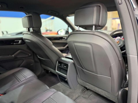 Porsche Cayenne 2.9T V6 S SUV 5dr Petrol TiptronicS 4WD Euro 6 (s/s) (440 ps) 44