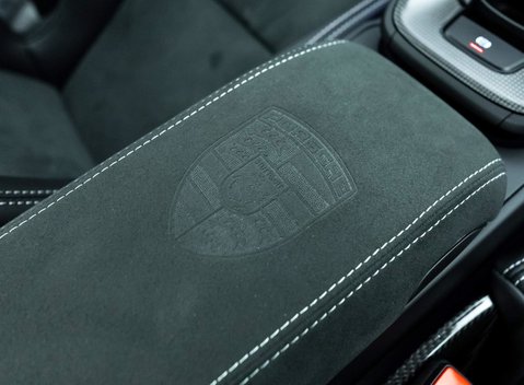 Porsche 911 Carrera GTS (992) 25