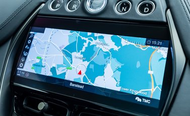 Aston Martin DBX 707 21