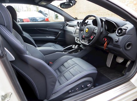 Ferrari FF 17