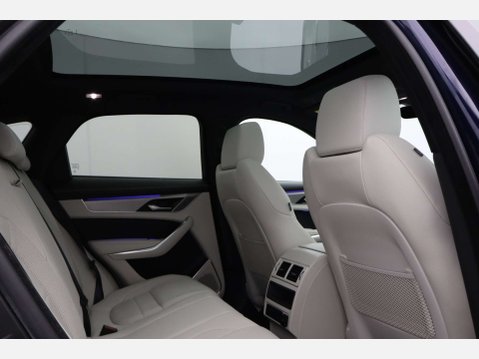 Jaguar F-Pace 2.0 F-Pace R-Dynamic SE Black PHEV AWD Auto 4WD 5dr 52