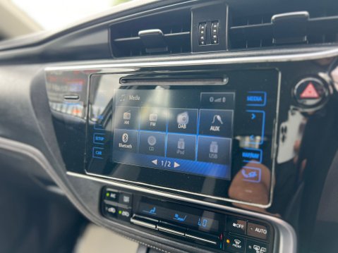 Toyota Auris VVTI BUSINESS EDITION TOURING SPORTS TSS 43