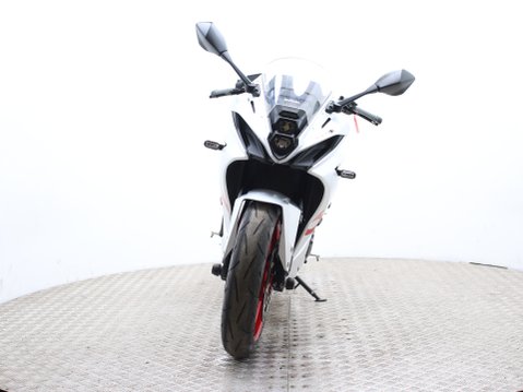 Suzuki GSX-8R GSX 800 FRQM4 GSX-8R 10