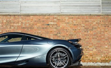 McLaren 720S Luxury 24