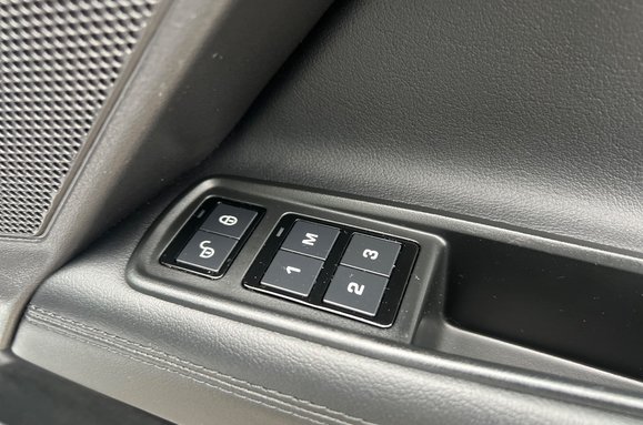 Jaguar XE 2.0 D PORTFOLIO AUTO 23