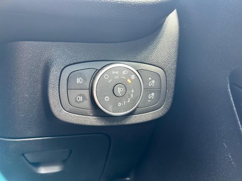 Ford Fiesta ZETEC 29