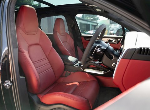 Porsche Cayenne Turbo 12