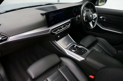 BMW 3 Series 2.0 320i M Sport Auto 4dr 34