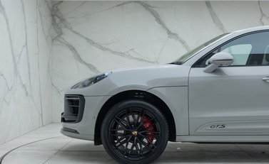 Porsche Macan GTS 33