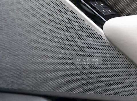 Land Rover Range Rover Velar D300 HSE First Edition 23