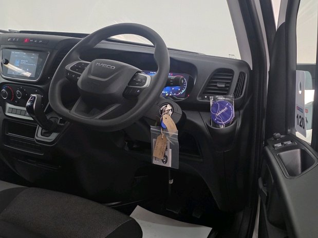Iveco Daily IVECO DAILY 35S14 2.3 HIGH ROOF BUISNESS VAN 4100 HI-MATIC 15