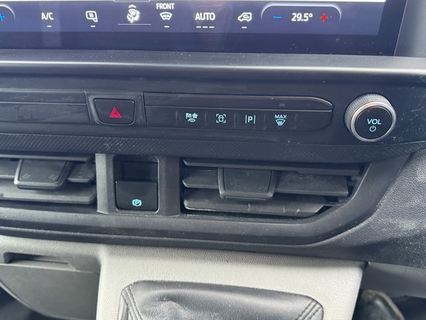 Ford Transit Custom SWB L1H1 Low Roof Trend 280 Air Con Alloys Cam Carplay Sensors EURO 6 36