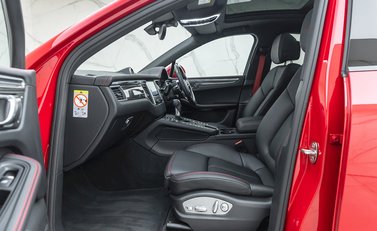 Porsche Macan GTS 15