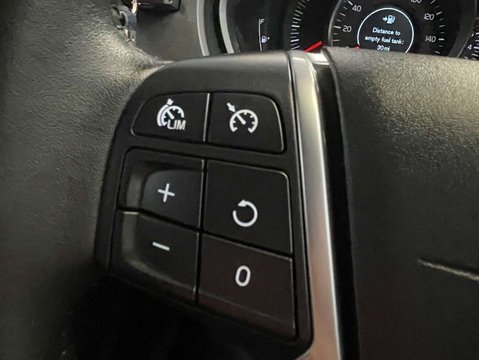 Volvo V40 1.5 V40 Momentum Nav+ T2 Auto 5dr 17