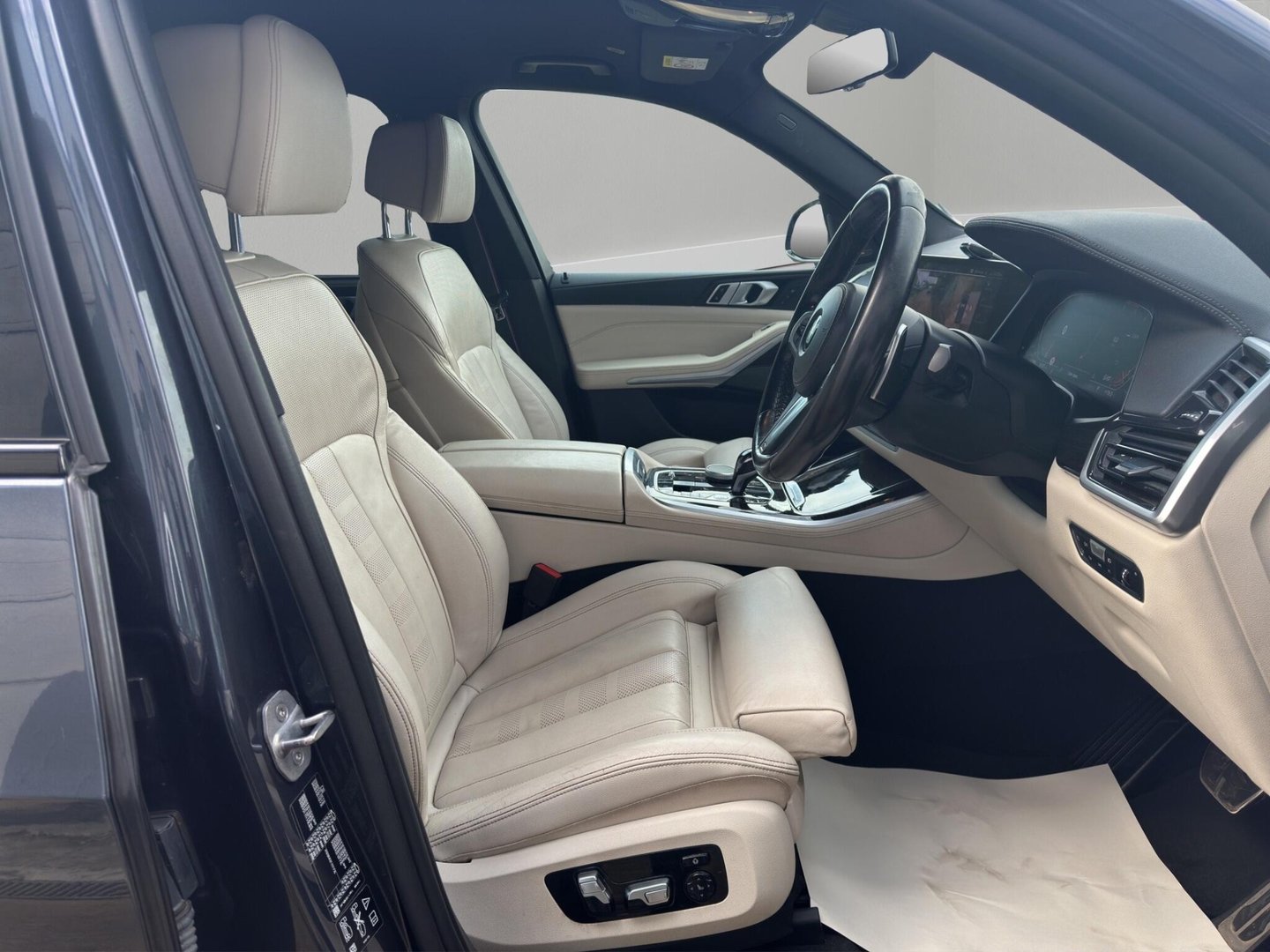 2020 BMW X5 — image 9