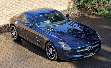 Mercedes-Benz SLS AMG 4