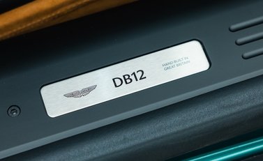 Aston Martin DB12 V8 21