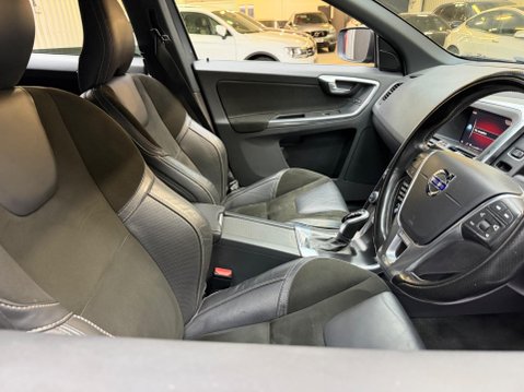 Volvo XC60 2.0 D4 R-Design Nav Auto Euro 6 (s/s) 5dr 33